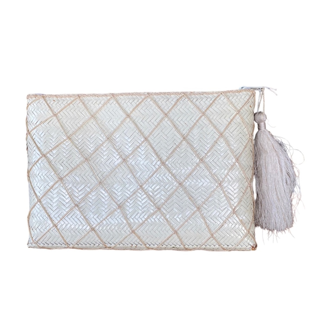 Exclusively For Valerie Vintage Straw Cream Tassel Purse